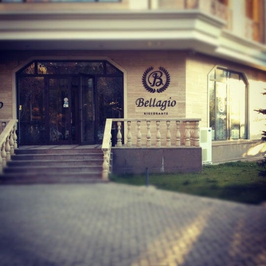 Foto tirada no(a) Bellagio Coffee por Jan V. em 10/29/2012