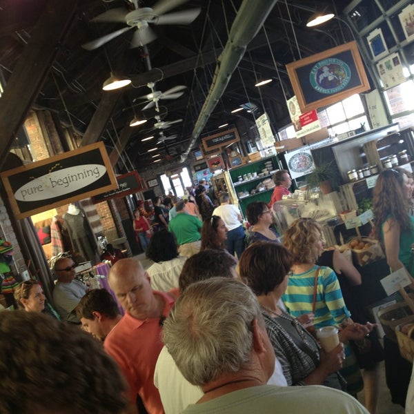 Foto diambil di 2nd Street Market oleh Scott S. pada 6/22/2013