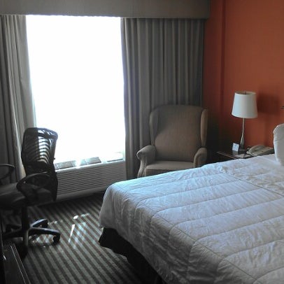 Foto scattata a Best Western Plus Dallas Hotel &amp; Conference Center da Jake V. il 3/16/2013