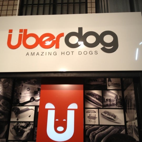 Foto diambil di Überdog - Amazing Hot Dogs oleh Fernando V. pada 11/4/2012