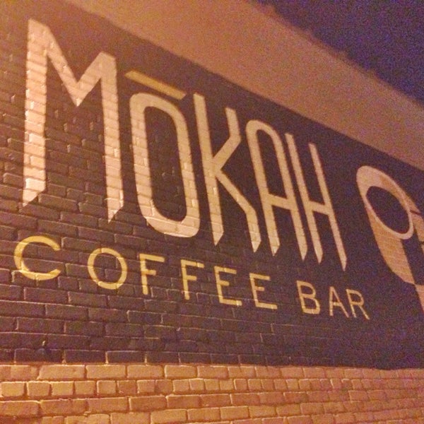 Foto scattata a Mokah Coffee &amp; Tea da Faith H. il 11/14/2013