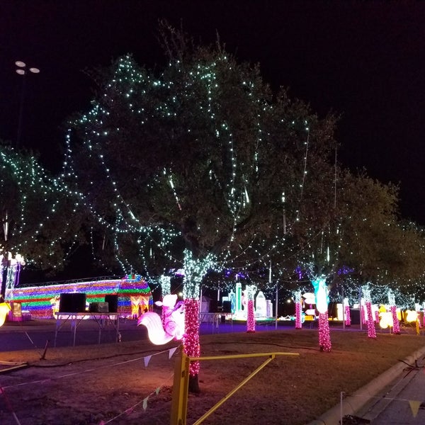 Das Foto wurde bei Lone Star Park von Faith H. am 12/16/2017 aufgenommen