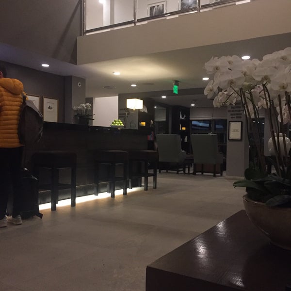 1/20/2018 tarihinde Albisooo🌸 L.ziyaretçi tarafından Luxe Sunset Boulevard Hotel'de çekilen fotoğraf