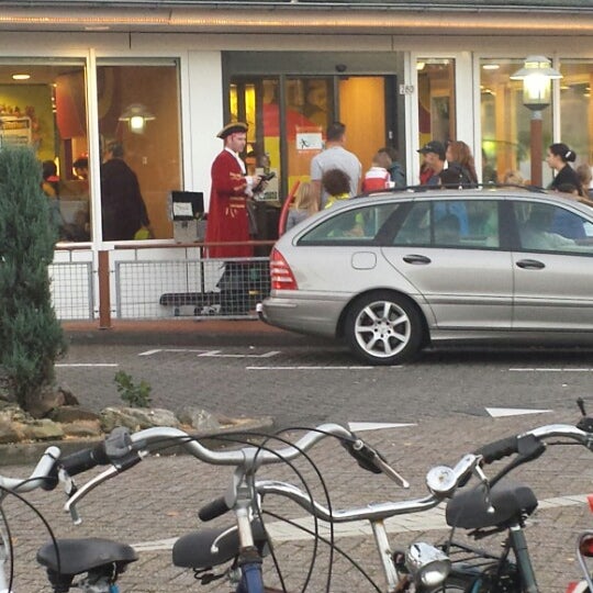 10/26/2013 tarihinde Liene Š.ziyaretçi tarafından McDonald&#39;s'de çekilen fotoğraf