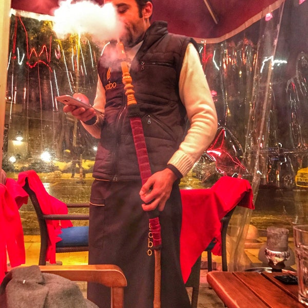 Das Foto wurde bei Siyabo Cafe &amp; Restaurant von Doğan am 1/10/2017 aufgenommen