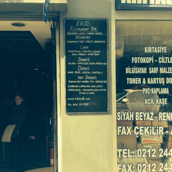 รูปภาพถ่ายที่ Kikas Restaurant Bar โดย Atakan A. เมื่อ 11/8/2013