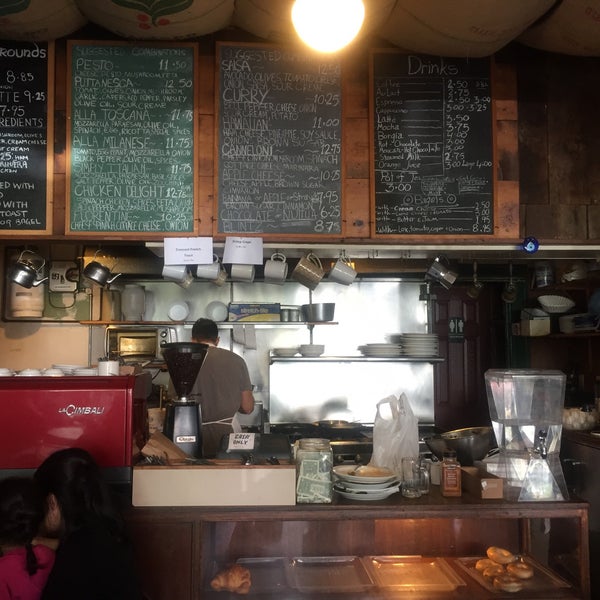 2/20/2016にHeidi Y.がHigher Grounds Coffeehouseで撮った写真