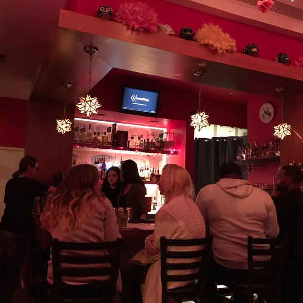 11/27/2016 tarihinde Heidi Y.ziyaretçi tarafından Calavera Empanadas &amp; Tequila Bar'de çekilen fotoğraf