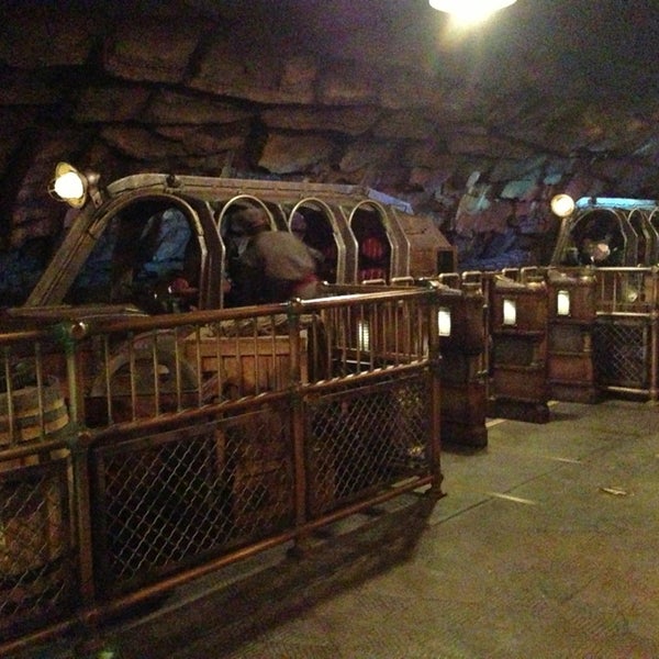 センター オブ ジ アース Journey To The Center Of The Earth Theme Park Ride Attraction In 浦安市