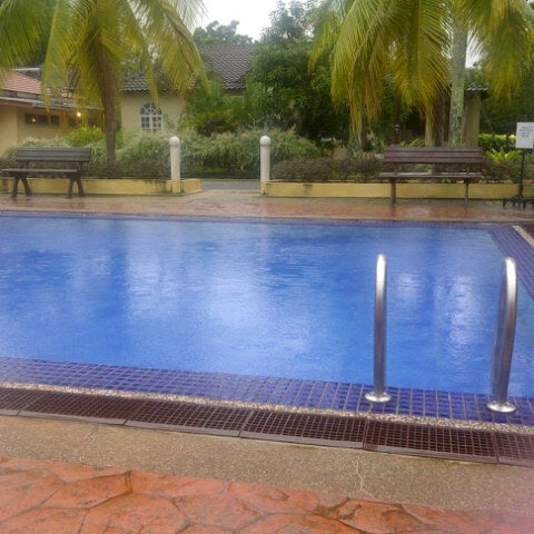 Photo taken at Rumbia Resort Villa, Paka, Terengganu by Fatin S. on 7/11/2013