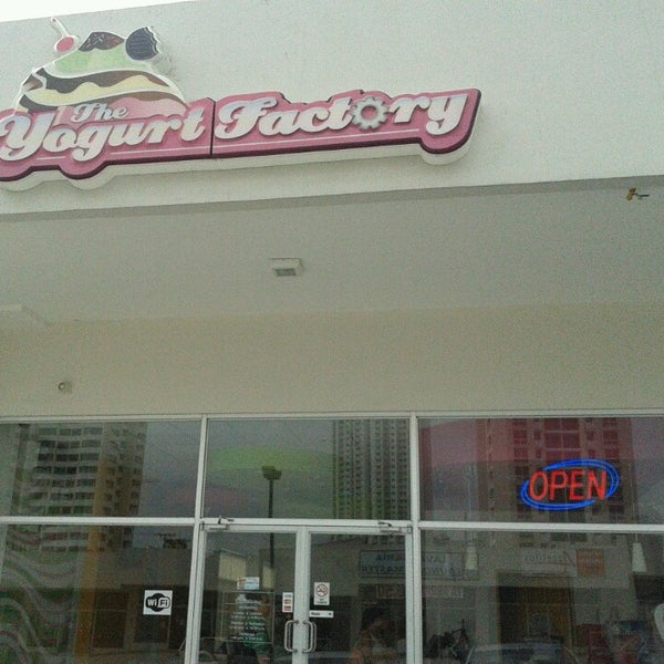 Photo taken at The Yogurt Factory by Emerson B. on 3/2/2013