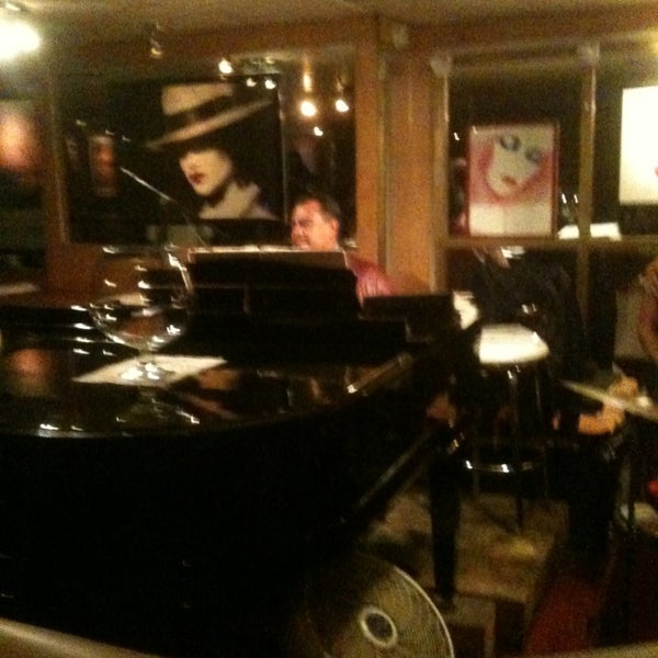 2/1/2013にIris L.がLa Copa de Champagne Piano Barで撮った写真