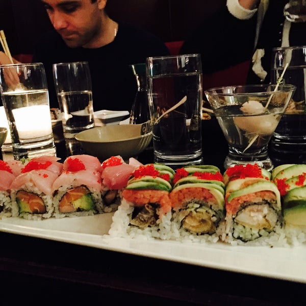 Foto diambil di Hana Sushi oleh Catherine pada 12/20/2015