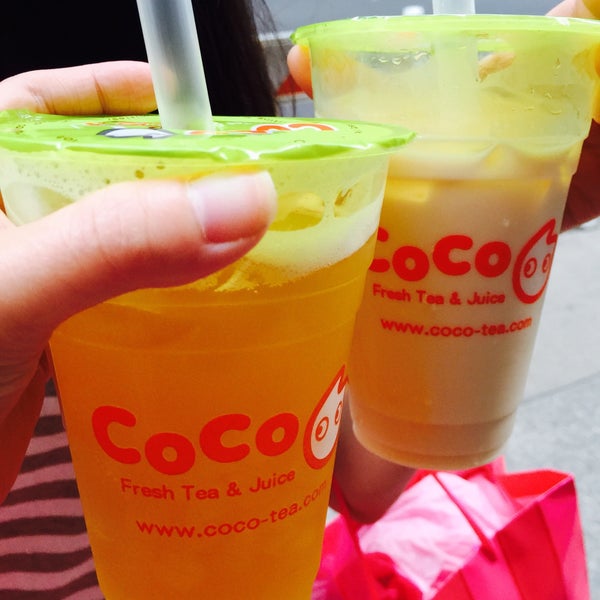 Photo taken at CoCo Fresh Tea &amp; Juice by Catherine on 7/4/2015
