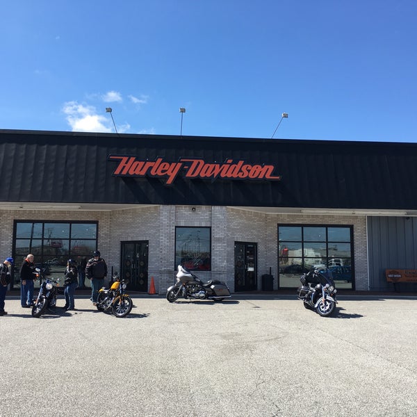 รูปภาพถ่ายที่ Brandt&#39;s Harley-Davidson โดย James M. เมื่อ 4/1/2017