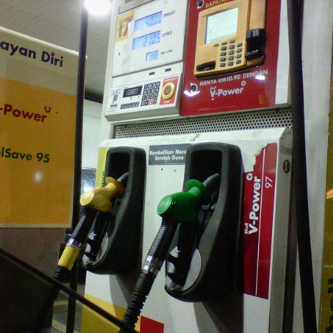 รูปภาพถ่ายที่ Shell โดย dyla w. เมื่อ 12/11/2012