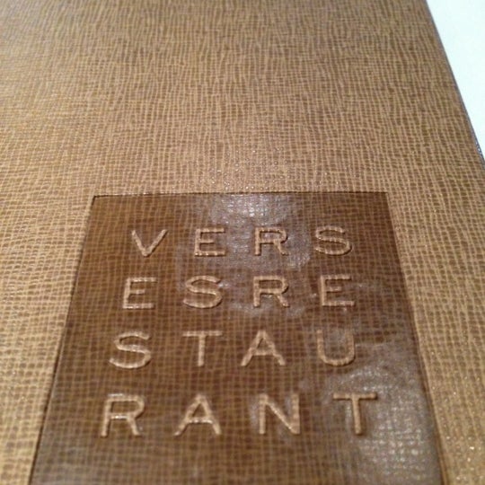 Foto diambil di Verses Restaurant oleh Jean-Michel G. pada 12/12/2012