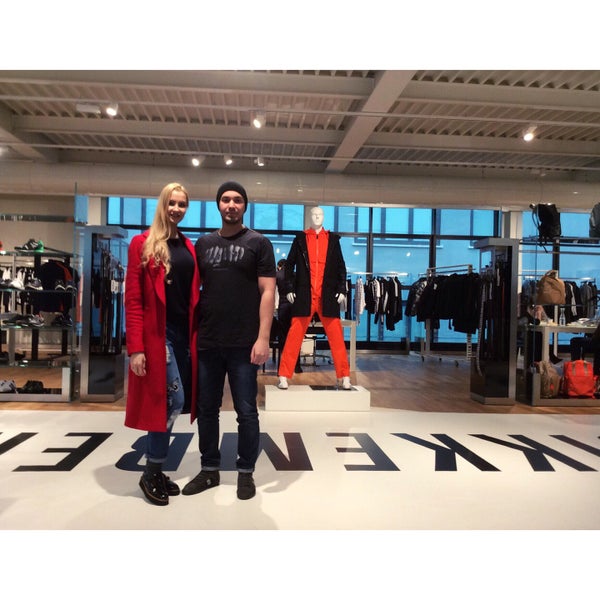 Dirk bikkembergs showroom milano hotsell