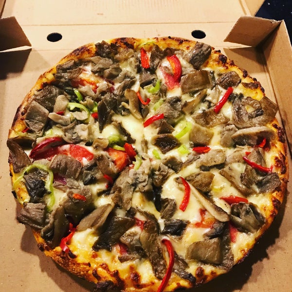 Foto tirada no(a) Trendy Pizza por Fikret A. em 8/6/2018