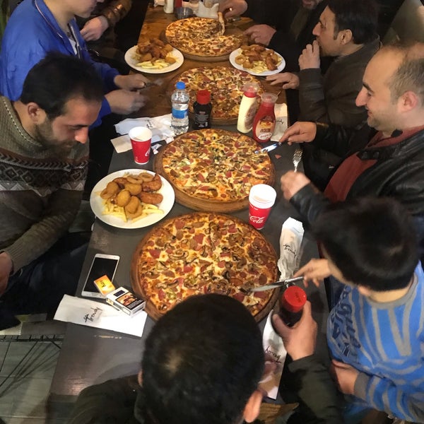 2/11/2019에 Fikret A.님이 Trendy Pizza에서 찍은 사진