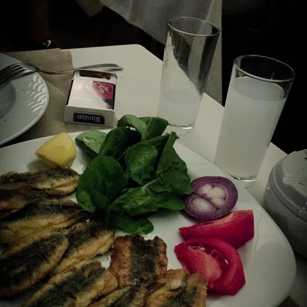 Foto diambil di Rumeli Baharı Restaurant oleh Nevber Begüm Y. pada 10/20/2017