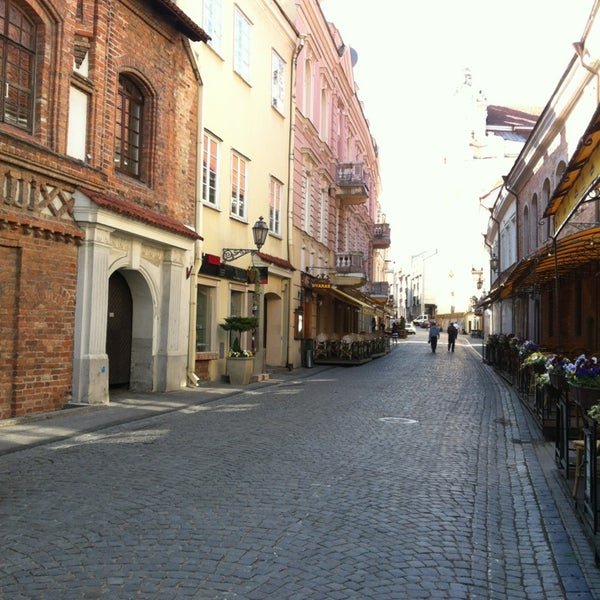 รูปภาพถ่ายที่ Pilies gatvė โดย Oleg S. เมื่อ 5/22/2013
