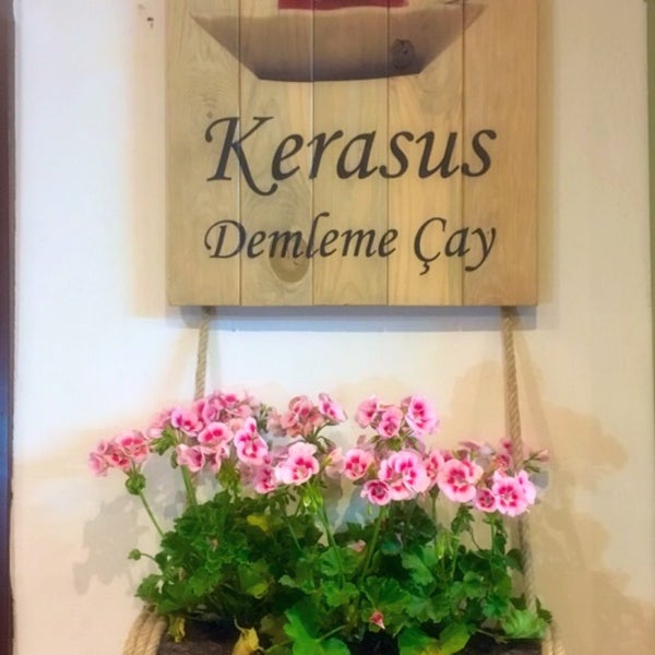 Photo taken at KERASUS Cafe by Altuğ D. on 4/16/2018
