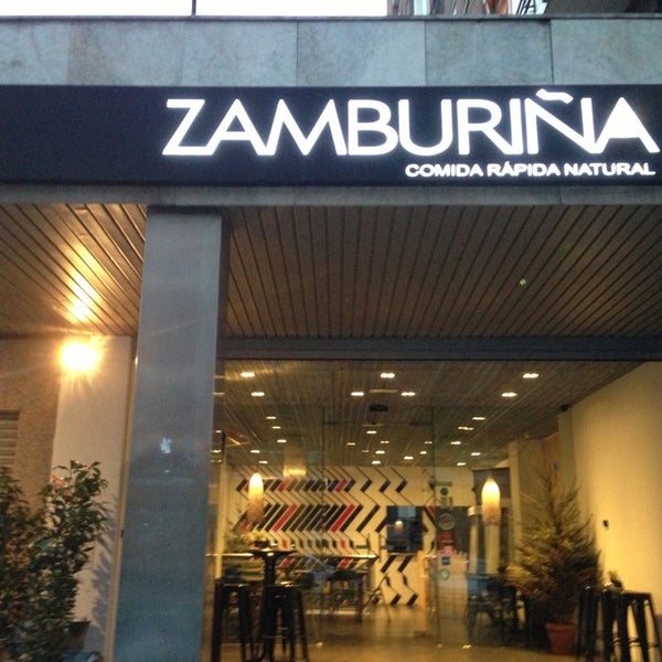 รูปภาพถ่ายที่ Zamburiña โดย jaime e. เมื่อ 2/21/2013