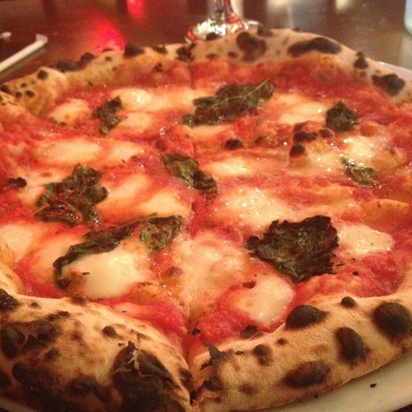 8/1/2013 tarihinde Carmen C.ziyaretçi tarafından PD Pizza'de çekilen fotoğraf