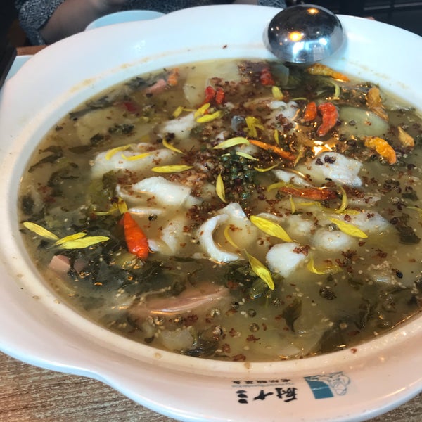 Chinese Sauerkraut Fish 廚十三老壇酸菜魚 47 ziyaretçidan 1 tavsiye