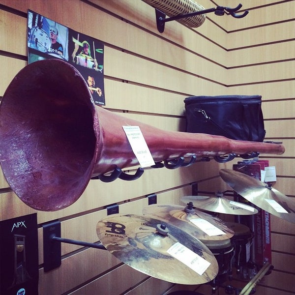 г. музыкальный салон октава рыбинск. музыкальные технологии армавир. музыкальный магазин сша. музыкальный магазин ярославль.