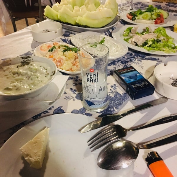 Foto diambil di Safir Konak Hotel &amp; Restaurant oleh Fatih B. pada 10/20/2019