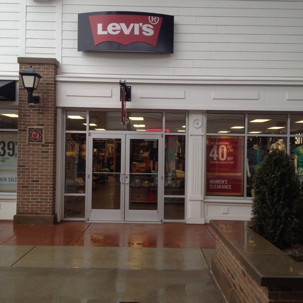 Levi's Outlet - Clothing Store