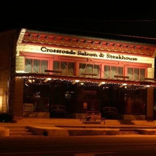Foto tirada no(a) Crossroads Steakhouse &amp; Saloon por Gary G. em 7/10/2013