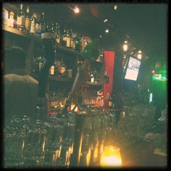 Foto tirada no(a) Skylark Bar por Gabriella A. em 3/24/2013