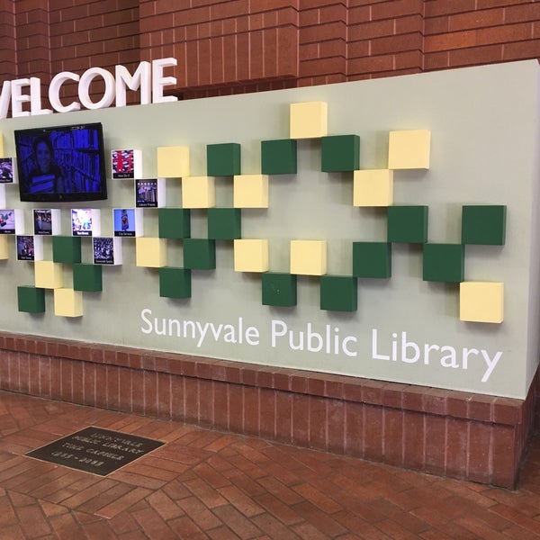Foto tirada no(a) Sunnyvale Public Library por Leena B. em 7/18/2017