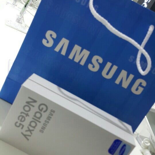 9/22/2015にM. G.がÇağdaş Holding Samsung Digital Plazaで撮った写真