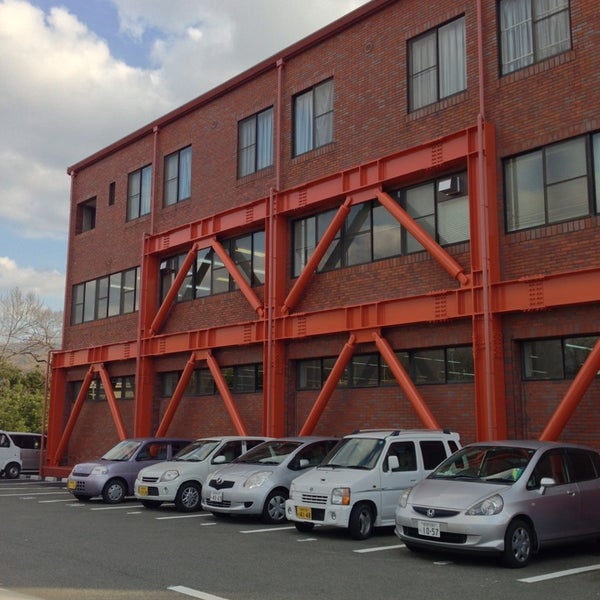 相生市立図書館 Library 相生市立図書館 Library