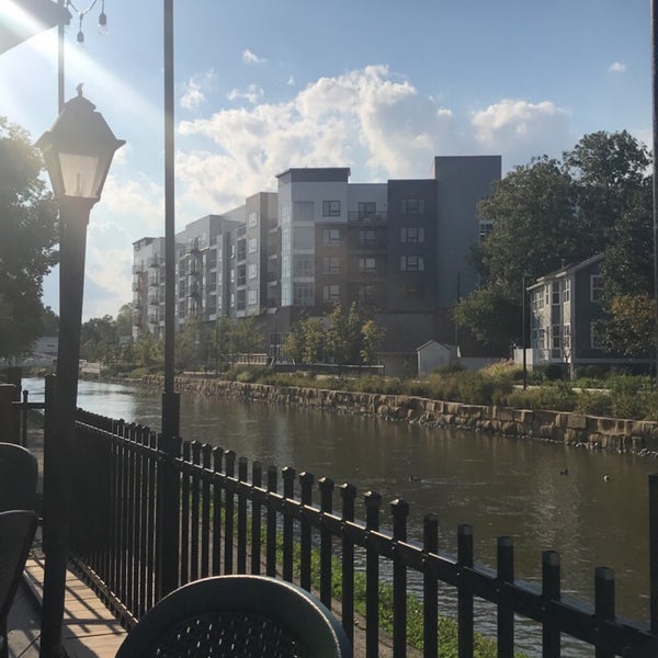 Photo taken at Flatwater Restaurant by Melissa I. on 10/6/2018