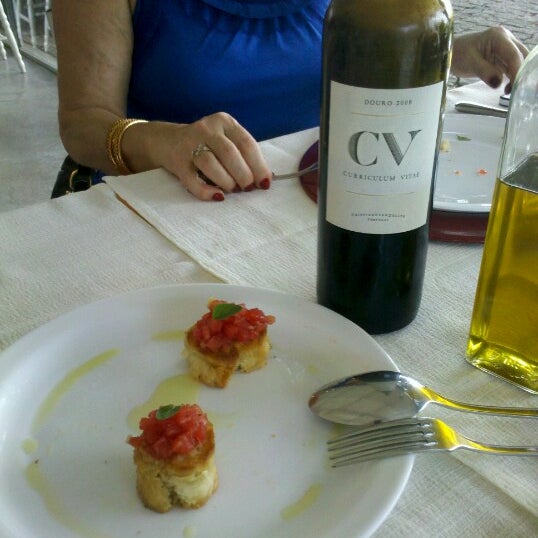 Photo taken at Restaurante Villa Maggioni by Leopoldo M. on 11/4/2012