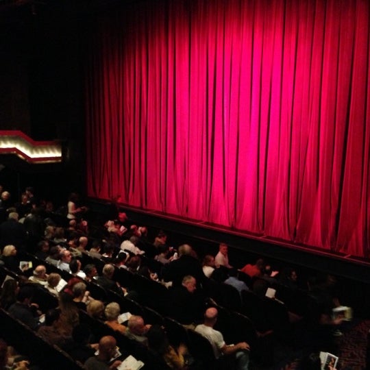 Das Foto wurde bei The Joyce Theater von Boon Y. am 10/21/2012 aufgenommen