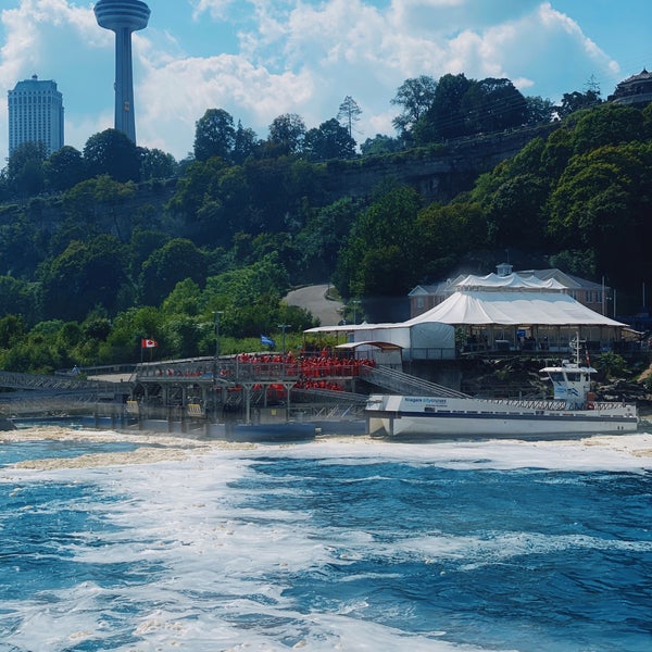 Foto diambil di Hornblower Niagara Cruises oleh Roya Z. pada 8/17/2023