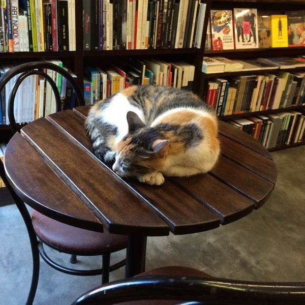 Foto scattata a Librería El Virrey da Patricio M. il 3/17/2015