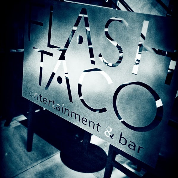 รูปภาพถ่ายที่ Flash Taco โดย Manuel E. เมื่อ 1/20/2013