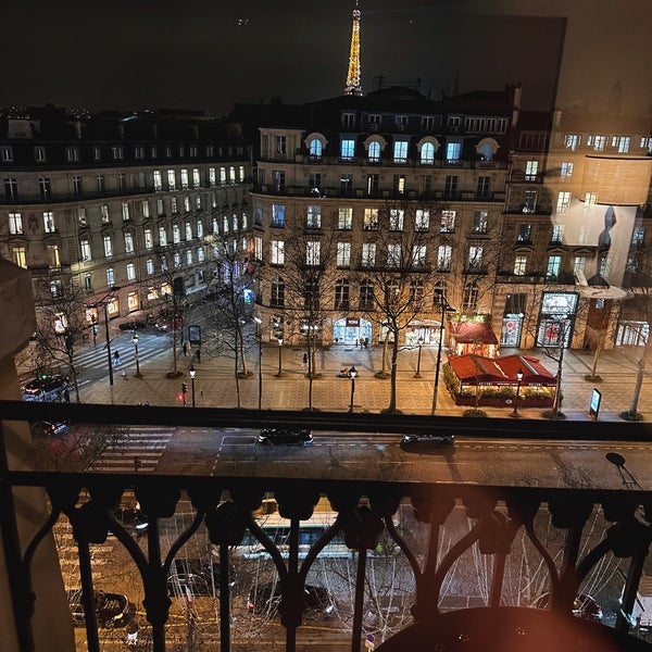 Das Foto wurde bei Hôtel Paris Marriott Champs-Élysées von Abdullatif A. am 1/9/2024 aufgenommen