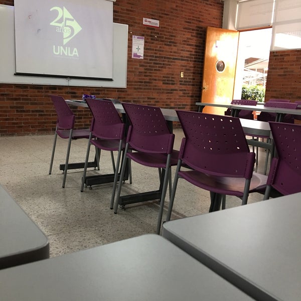 Foto tirada no(a) Universidad Latina de America por Lissa C. em 3/29/2017