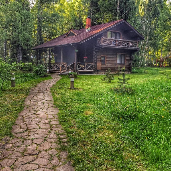 รูปภาพถ่ายที่ Экоотель «Романов лес» / Ecohotel “Romanov les” โดย Александр О. เมื่อ 5/27/2016