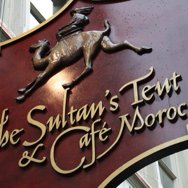 Photo prise au The Sultan&#39;s Tent and Cafe Moroc par Chris P. le12/21/2013