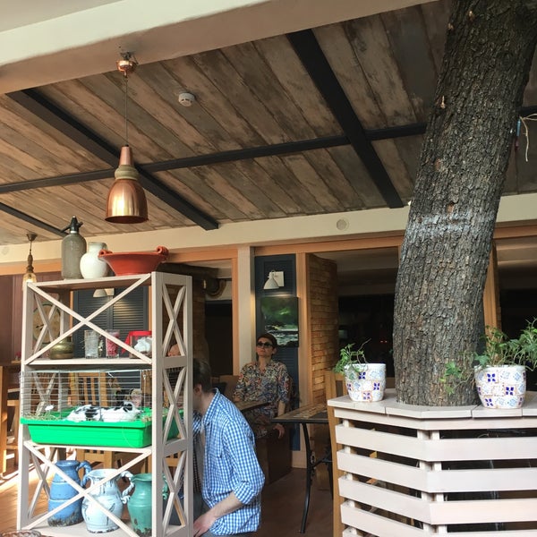 รูปภาพถ่ายที่ Rocka Rabbit restaurant &amp; bar โดย Ahineja เมื่อ 4/29/2018