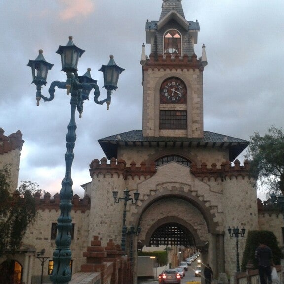 Das Foto wurde bei Puerta de la Ciudad von CHRISTIAN N. am 7/16/2014 aufgenommen